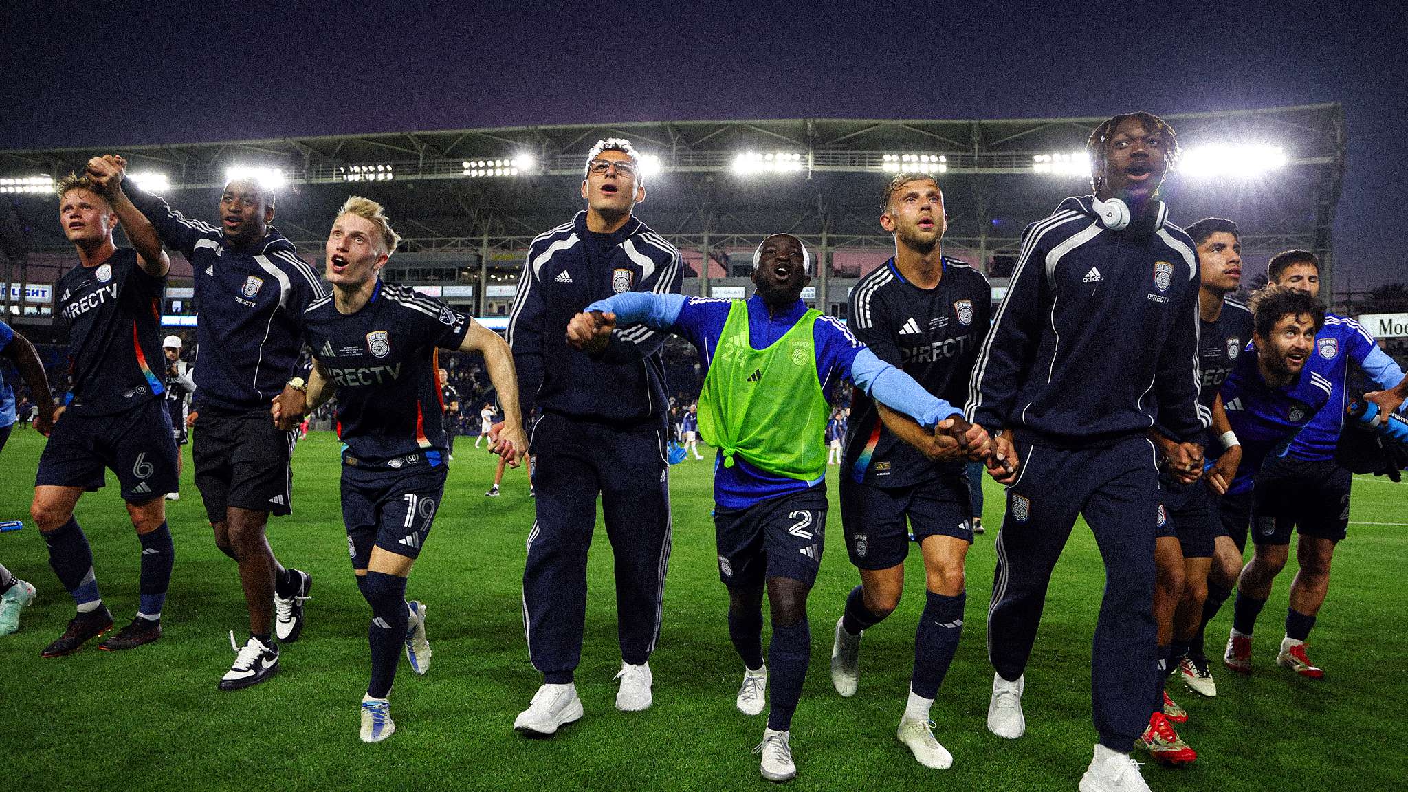 方面变得更 方面变得更